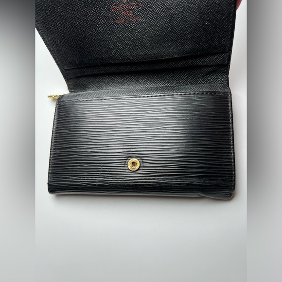 LOUIS VUITTON Bifold Wallet - Picture 2 of 11